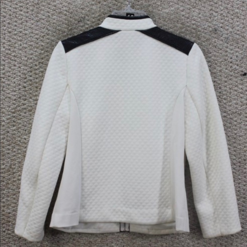 Chico’s jacket - Picture 2 of 4